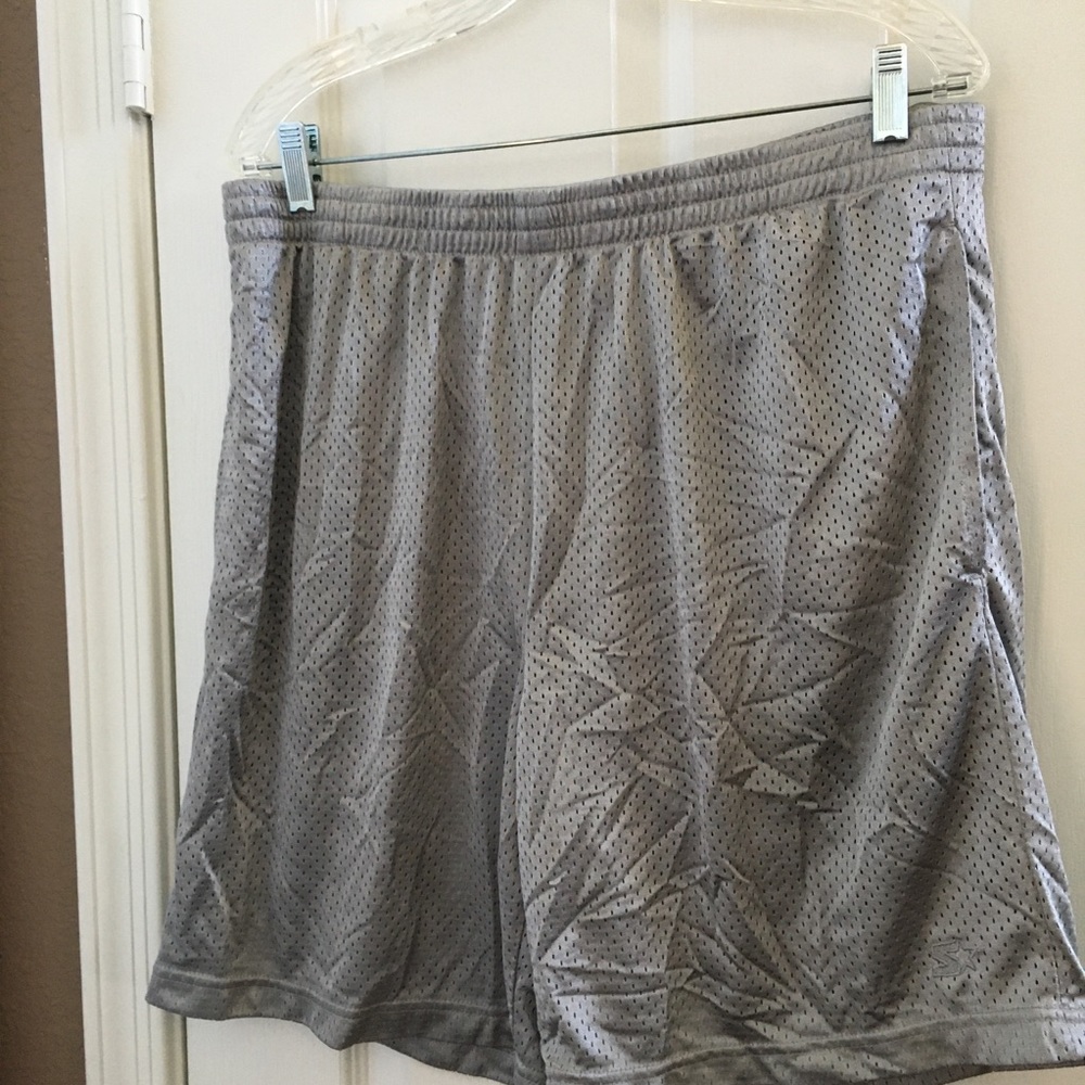 FINAL MARKDOWN Men’s starter shorts large 36/38